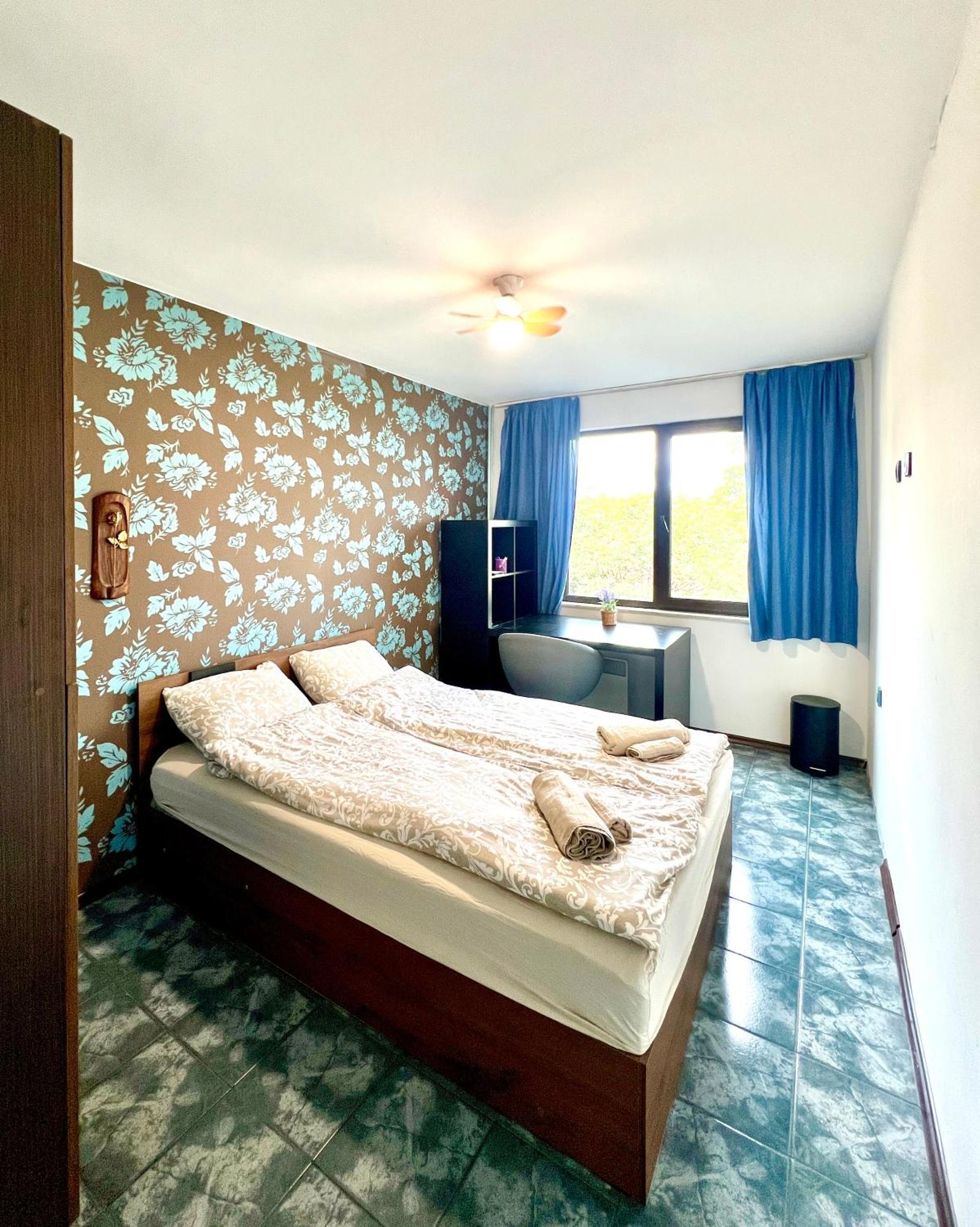 The Green Apartment - Free Parking Sofia Bagian luar foto